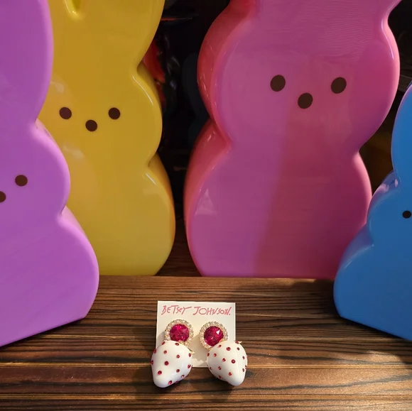 Betsey Johnson Red Crystal Faux Pearl Strawberry Dangle Earrings NWT - Picture 6 of 6